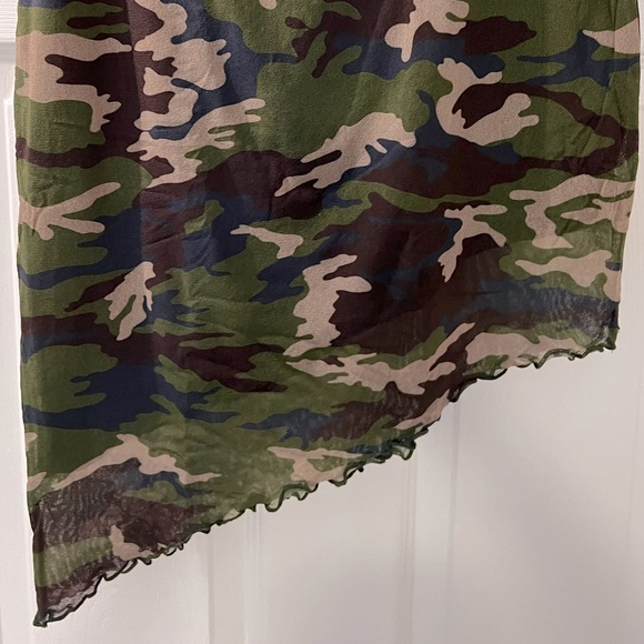 Like New Sexy BeBe Mesh Formfitting Asymmetrical Green Camouflage Skirt - Small - Picture 1 of 3